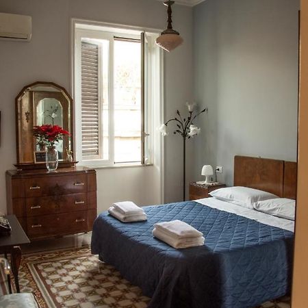 Battisti 18 Vintage Rooms Палермо Екстериор снимка